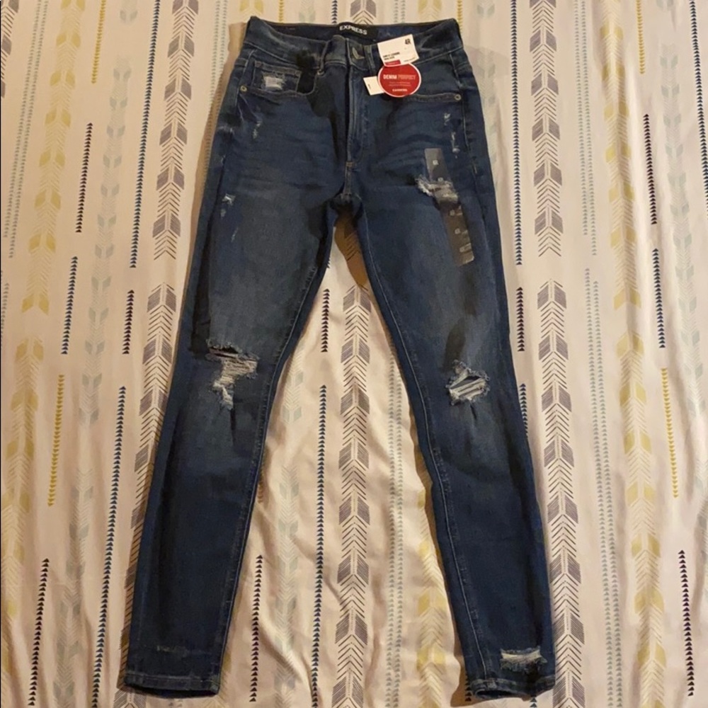 Ankle length high rise jean.